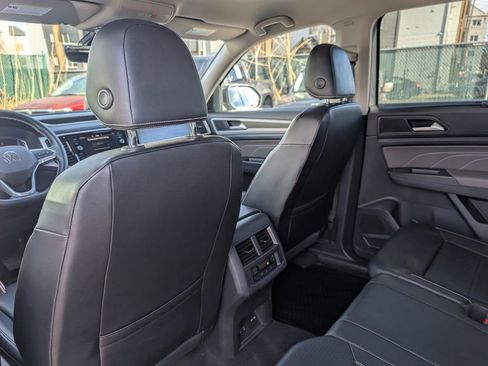 Used 2022 Volkswagen Atlas SE image 12