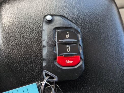 Used 2018 Jeep Wrangler Unlimited Sport S AWD/4WD image 27