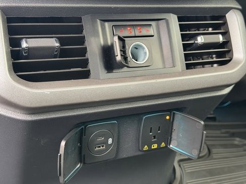 Used 2023 Ford F150 Lariat w/ Equipment Group 502A High image 31