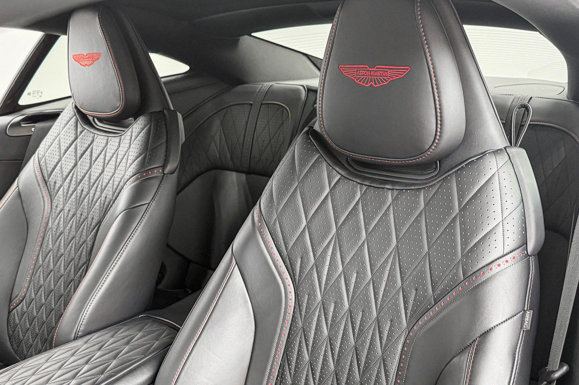 Used 2024 Aston Martin DB12 Coupe RWD image 17
