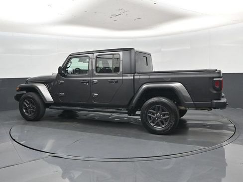 Used 2024 Jeep Gladiator Sport AWD/4WD image 35