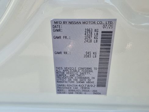 Used 2025 Nissan Altima 2.5 SV FWD image 36