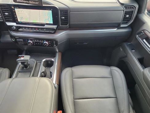 Certified 2023 GMC Sierra 1500 SLT w/ SLT Premium Plus Package image 23