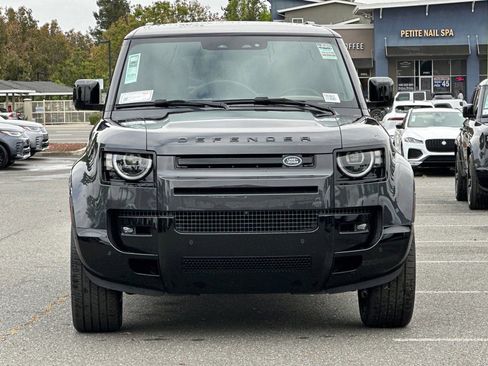 New 2026 Land Rover Defender 130 X-Dynamic SE AWD/4WD image 18