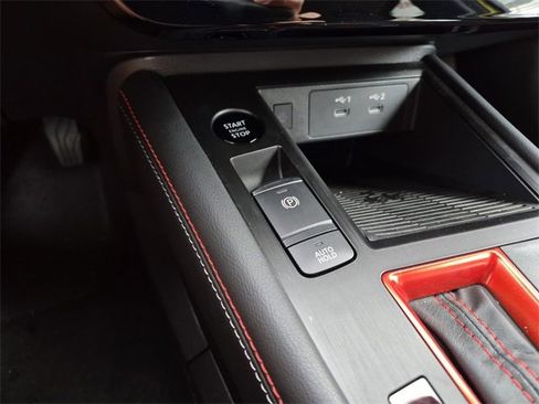 New 2025 Nissan Kicks SR image 15