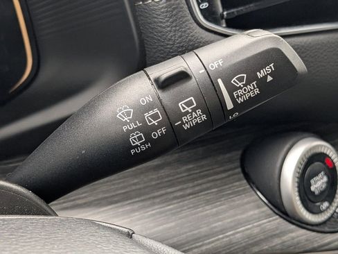 Certified 2024 Jeep Wagoneer Series II image 27