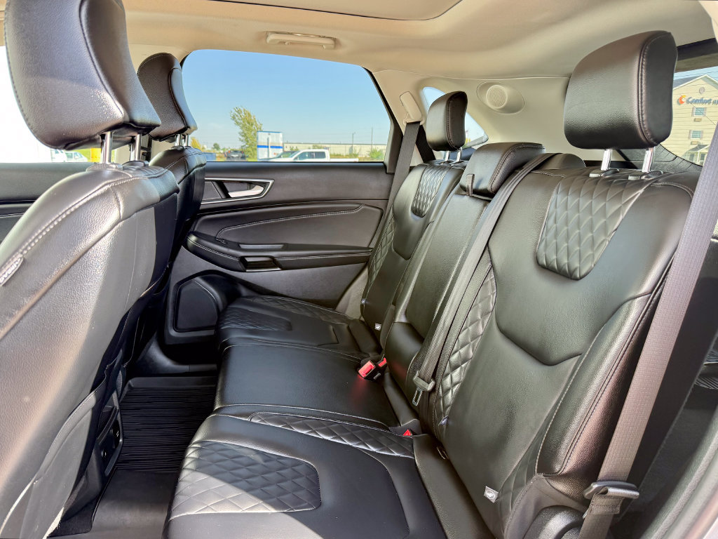 Certified 2024 Ford Edge Titanium AWD/4WD image 12