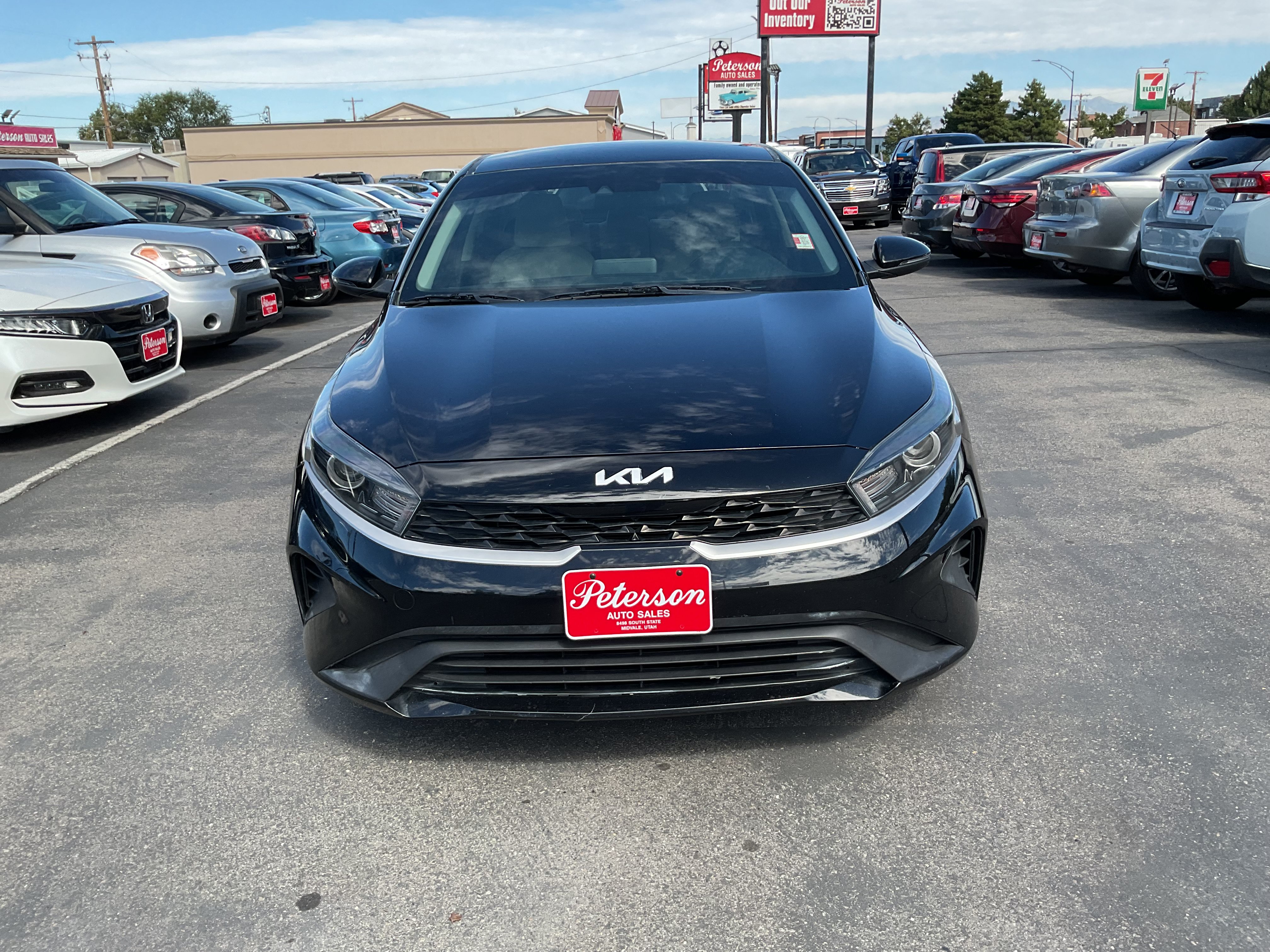 Used 2023 Kia Forte LXS w/ LXS Technology Package FWD image 3