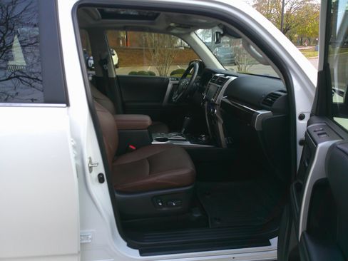 Used 2024 Toyota 4Runner Limited image 34