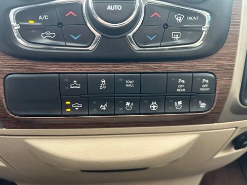 Used 2017 RAM 1500 Laramie w/ Convenience Group AWD/4WD image 28