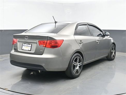 Used 2010 Kia Forte EX image 14