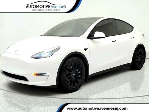 Used 2023 Tesla Model Y Performance AWD/4WD image 1