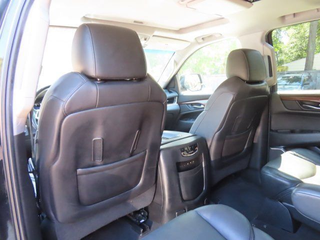 Used 2019 Cadillac Escalade Luxury AWD/4WD image 17