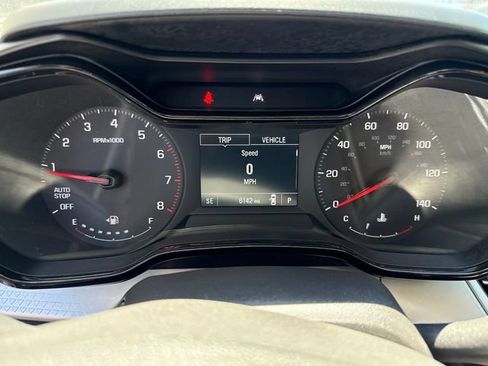 Used 2025 Chevrolet Trax LS w/ LS Convenience Package FWD image 17