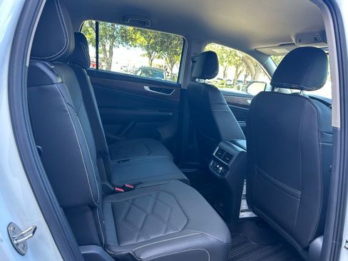 New 2026 Volkswagen Atlas SE FWD image 39