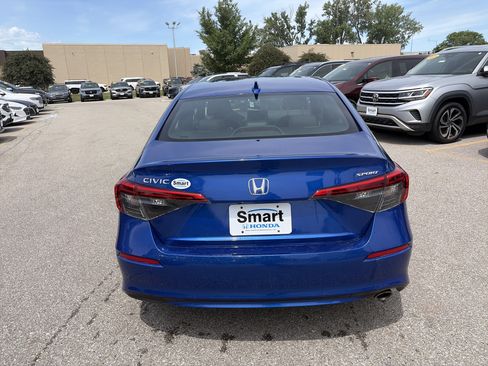 Used 2023 Honda Civic Sport image 6
