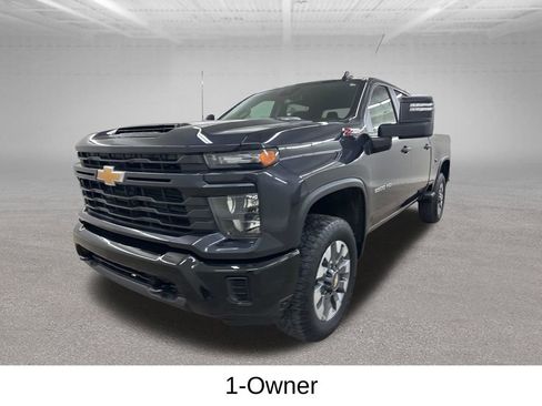 Used 2024 Chevrolet Silverado 2500 Custom w/ Custom Value Package AWD/4WD image 7