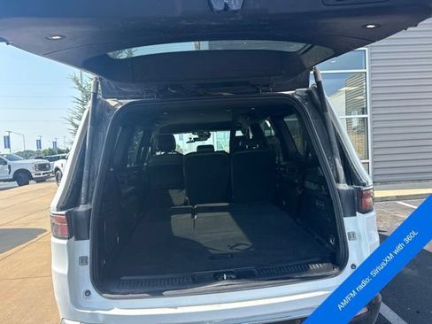 Used 2022 Jeep Wagoneer Series III w/ Convenience Group I AWD/4WD image 8
