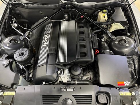 Used 2005 BMW Z4 2.5i image 24