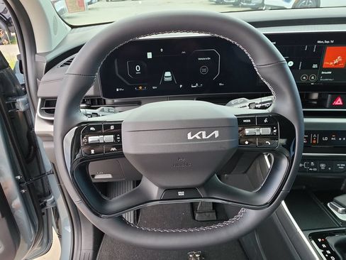 New 2027 Kia Carnival SX Prestige FWD image 29
