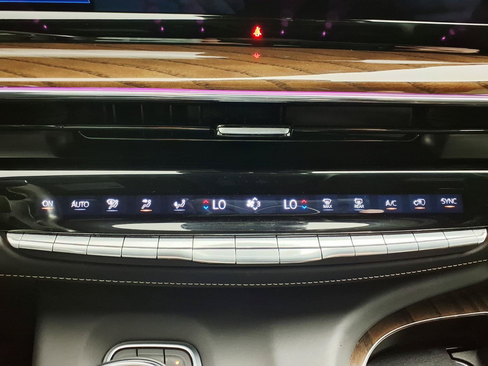 Certified 2023 Cadillac Escalade ESV Sport Platinum w/ LPO, ONYX Package AWD/4WD image 20