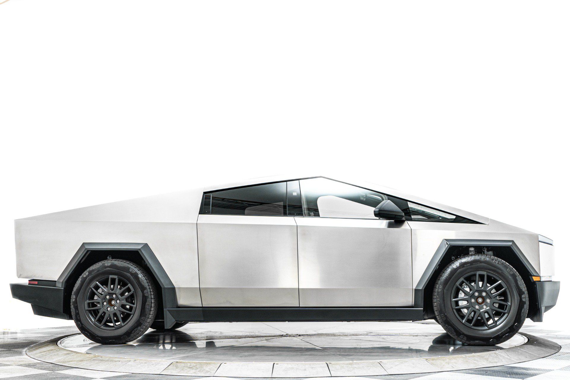 Used 2024 Tesla Cybertruck Cyberbeast AWD/4WD image 41