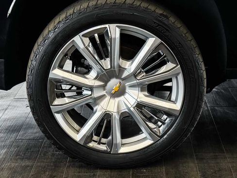 Used 2021 Chevrolet Suburban High Country w/ Premium Package image 24