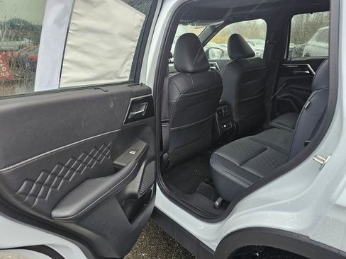 New 2025 Mitsubishi Outlander SEL Black Edition image 10