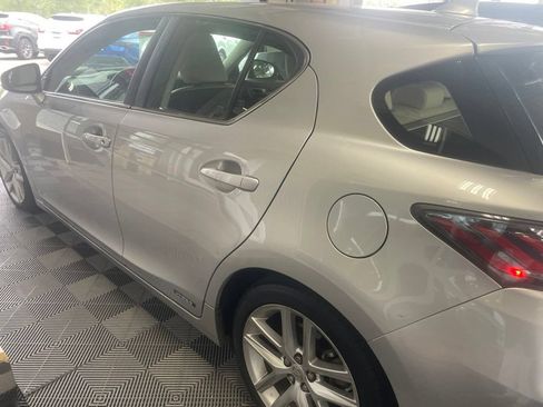 Used 2015 Lexus CT 200h w/ Seat Comfort Package FWD image 8