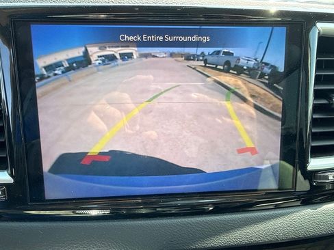 Used 2024 Chrysler Pacifica Touring-L FWD image 26