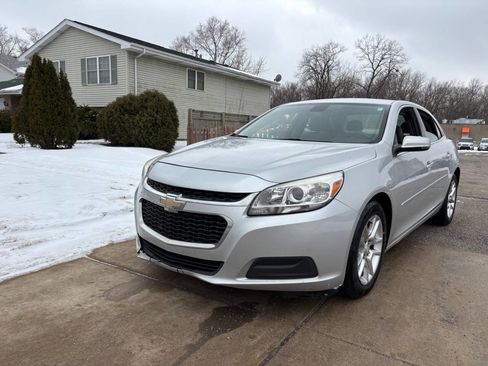Used 2016 Chevrolet Malibu LT w/ Power Convenience Package image 2