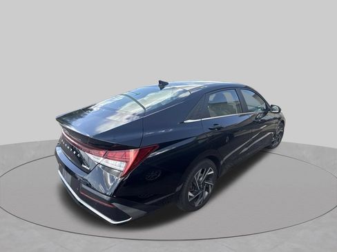 Used 2024 Hyundai Elantra Limited FWD image 4