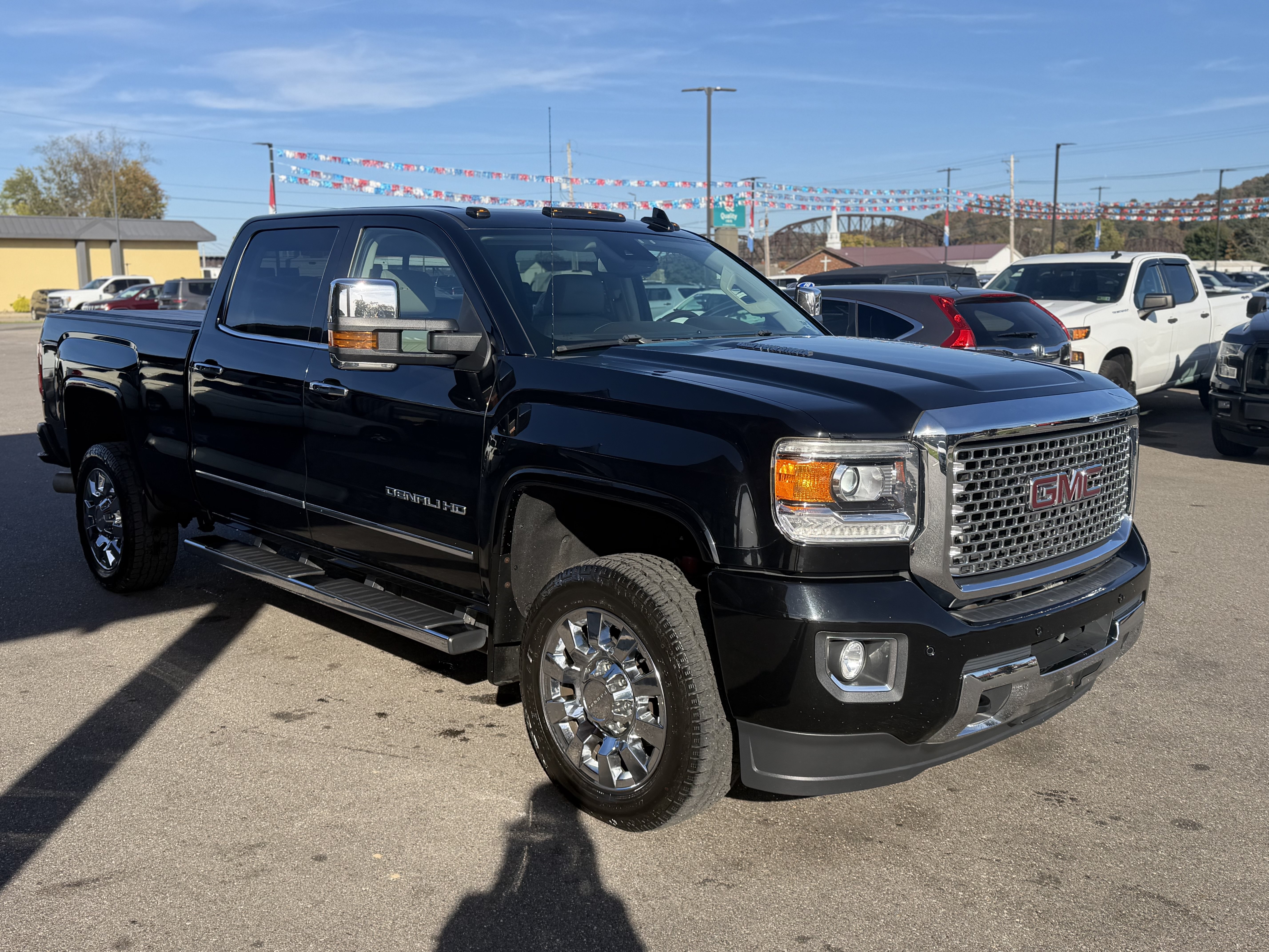 Used 2016 GMC Sierra 2500 Denali w/ Duramax Plus Package AWD/4WD image 3