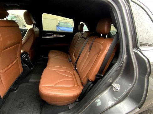 Used 2022 Lincoln Nautilus Reserve image 35