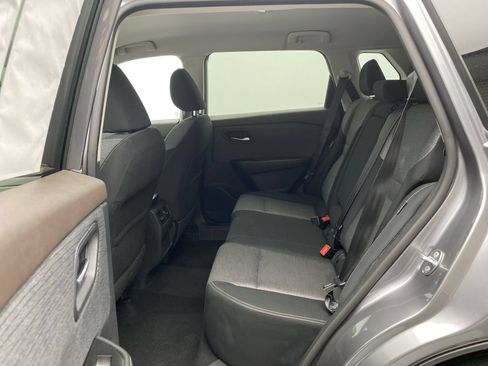 Used 2021 Nissan Rogue SV AWD/4WD image 17