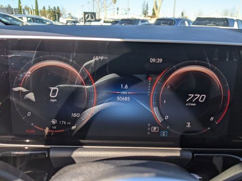 Certified 2021 Mercedes-Benz GLA 250 4MATIC image 11