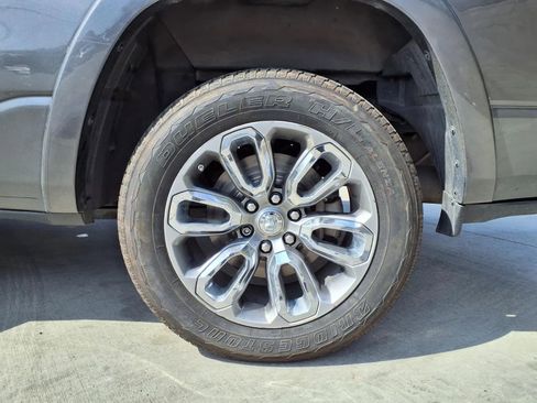 Used 2019 RAM 1500 Laramie AWD/4WD image 8