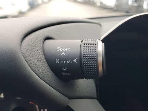 Used 2025 Lexus ES 350 w/ Premium Package image 32