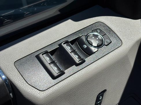 Used 2017 Ford F150 XLT AWD/4WD image 19
