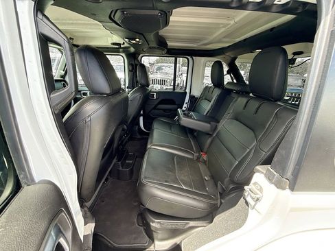 Used 2023 Jeep Wrangler Unlimited Sahara w/ Cold Weather Group image 27