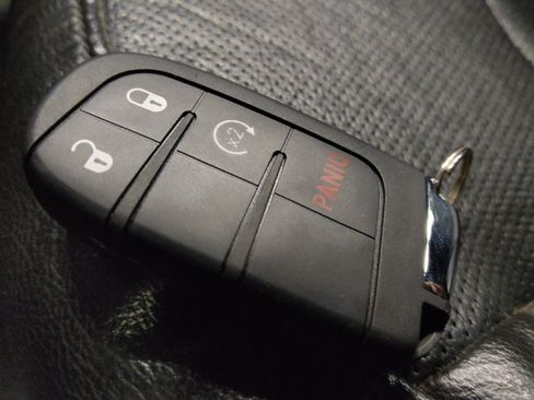 Used 2021 Jeep Compass Limited w/ Sun and Sound Group AWD/4WD image 32
