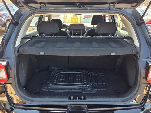 Used 2025 Hyundai Venue SE image 11