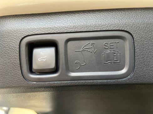 Used 2024 Lincoln Navigator Reserve AWD/4WD image 12