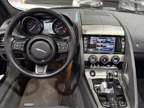 Used 2014 Jaguar F-TYPE Convertible image 10