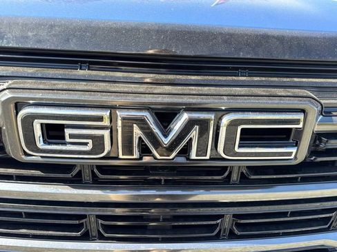 New 2026 GMC Terrain AT4 w/ LPO, Black Badging Package image 31