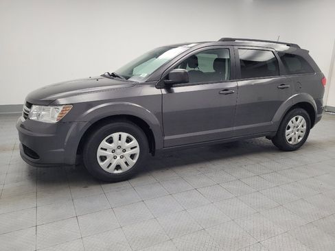 Used 2019 Dodge Journey SE FWD image 2
