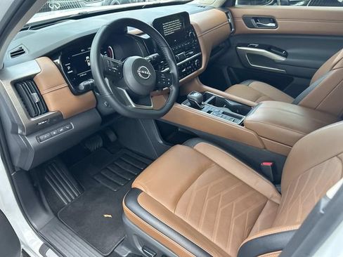 Used 2025 Nissan Pathfinder Platinum w/ Cargo Package FWD image 15