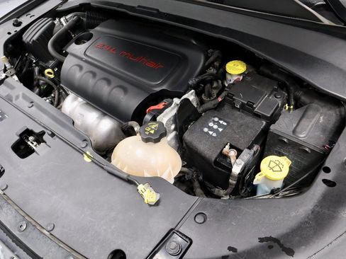 Used 2017 Jeep Compass Latitude w/ Cold Weather Group image 18