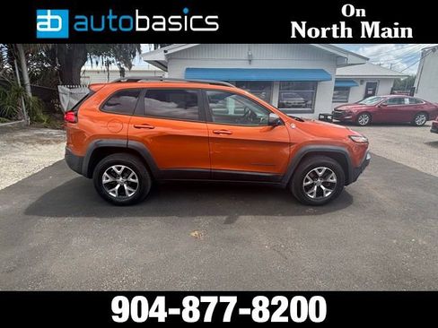 Used 2015 Jeep Cherokee Trailhawk w/ Comfort/Convenience Group image 6