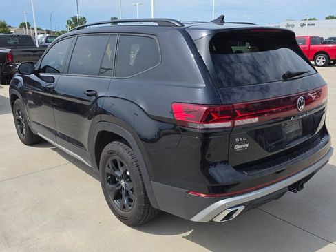 Used 2024 Volkswagen Atlas Peak Edition SEL AWD/4WD image 3